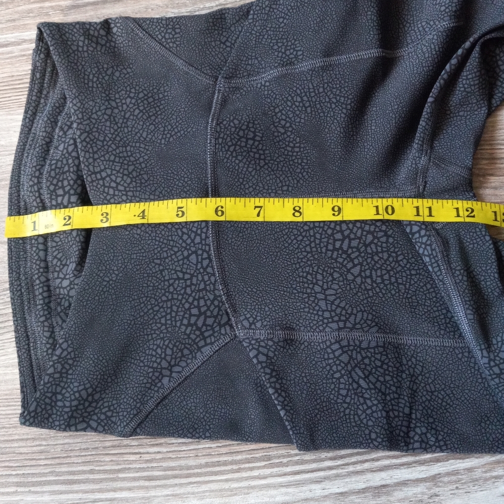 Lululemon Athletica Gray Leggings Woman's Size 2 - Picture 11 of 16